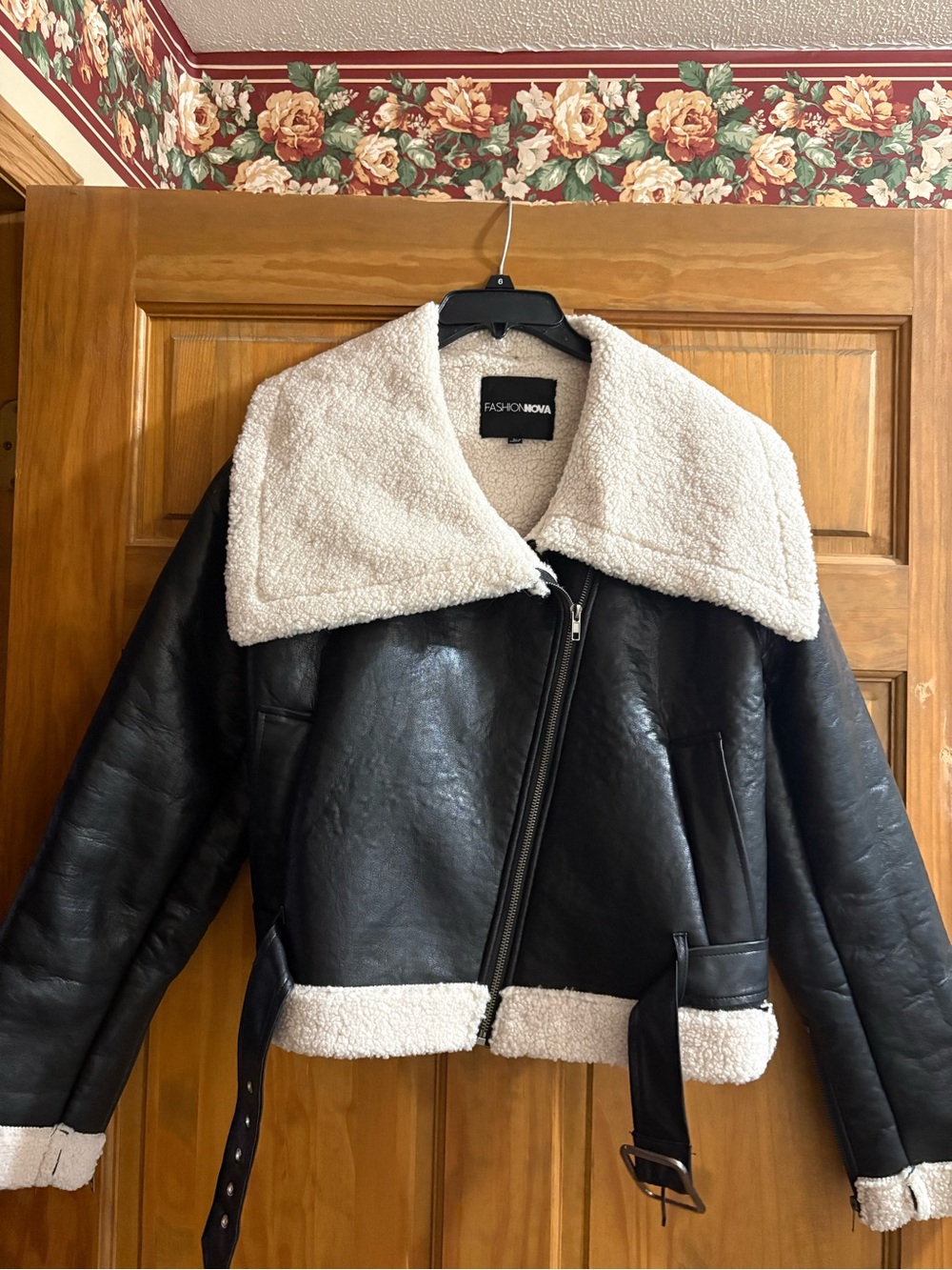 Fashion Nova Women's Black Faux Leather Shearling Jacket with Sherpa